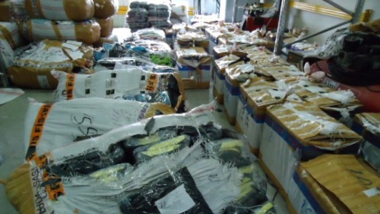 Част от задържаните стоки. Снимка Агенция "Митници"