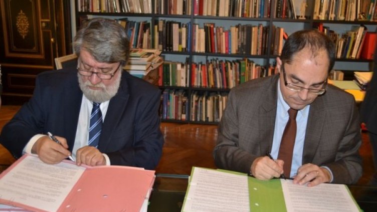 Подписването на договора в Париж. Снимка: Министерство на културата