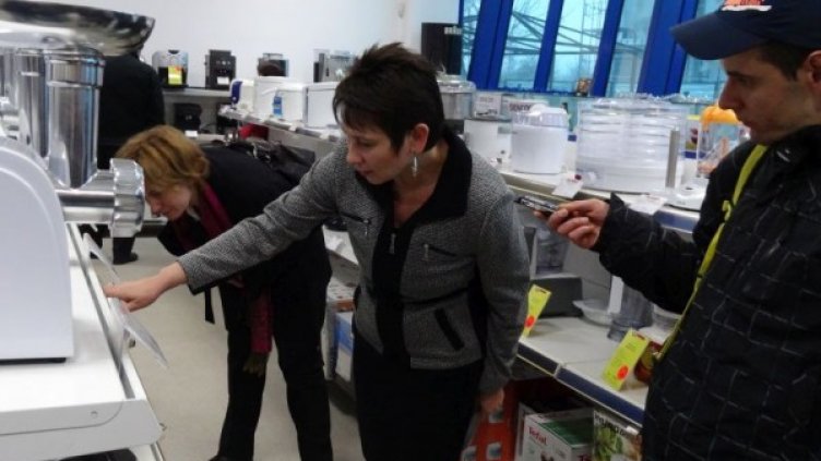 Зам.-министър Даниела Везиева по време на проверката. Снимка Министерство на икономиката