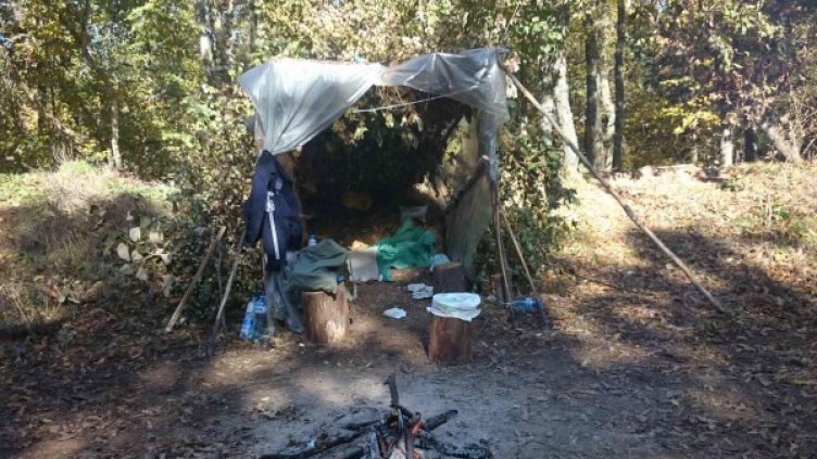 Условията, при които работята полицаите на границата. Снимка Dnes.bg