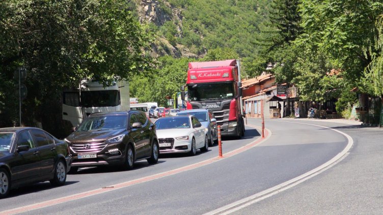 Отново голямо задръстване в Кресненското дефиле към Гърция