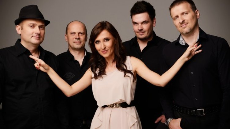 Снимка: Мери Бойс Бенд