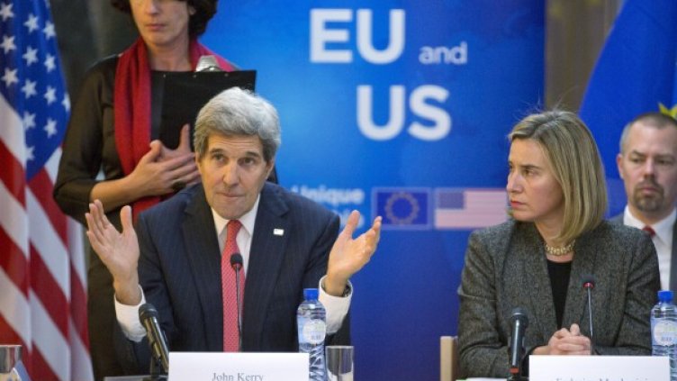 Джон Кери и европейският комисар по външната политика Федерика Могерини. Снимка: Ройтерс