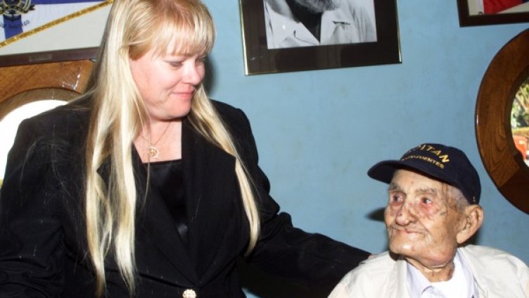 Хемингуей и племенница му през 2003 г. Снимка: Reuters, архив