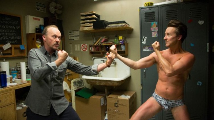 Майкъл Кийтън и Едуард Нортън в кадър от филма "Бърдмен". Снимка: БТА