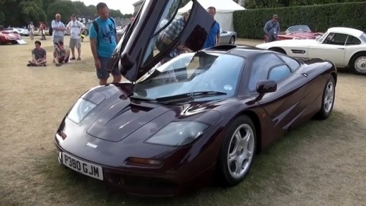 Ремонтираният след втората катастрофа McLaren F1 на Роуън Аткинсън. Снимка: YouTube / Shmee150