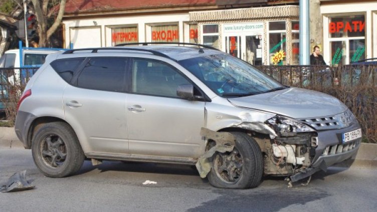 Джипът, който е бил шофиран от Ангел Личканов. Снимка: Булфото