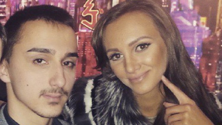 Тодор Батков-младши върти любов с Юлия Юревич