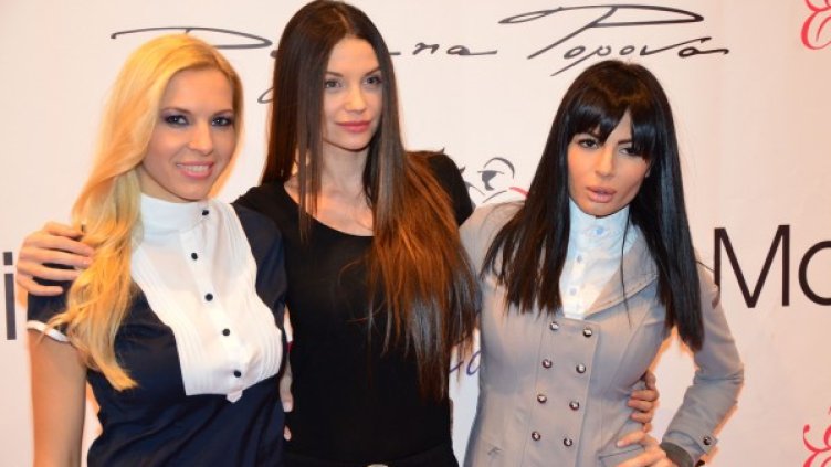 Катя Дунева, Диляна Попова и Алекс Арабаджиева. Снимка: PR