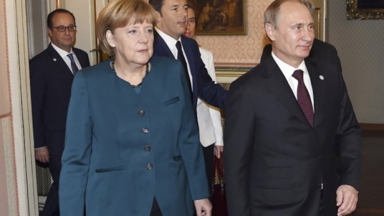 Ангела Меркел и Владимир Путин. Снимка: архив, Reuters