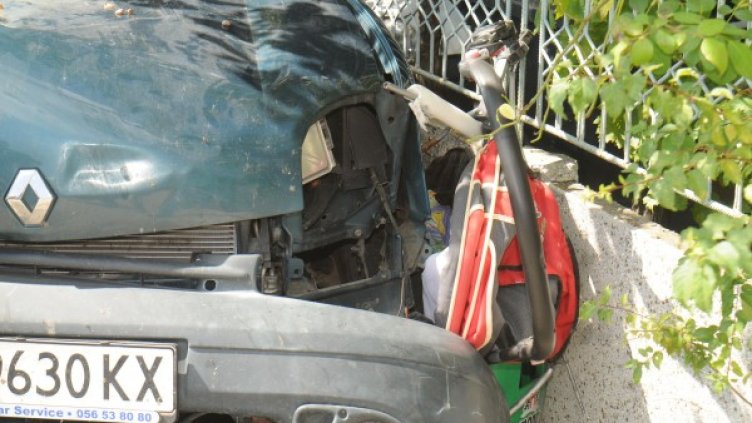 Мястото на катастрофата. Снимка: Булфото, архив