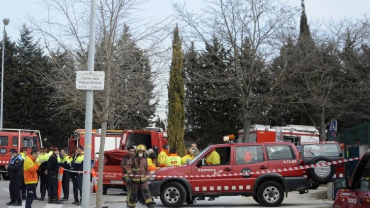 Пожарникари работят в района на експлозията. Снимка БТА