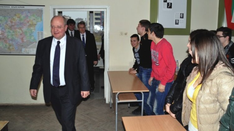 Министър Тодор Танев в Хасково. Снимка БТА