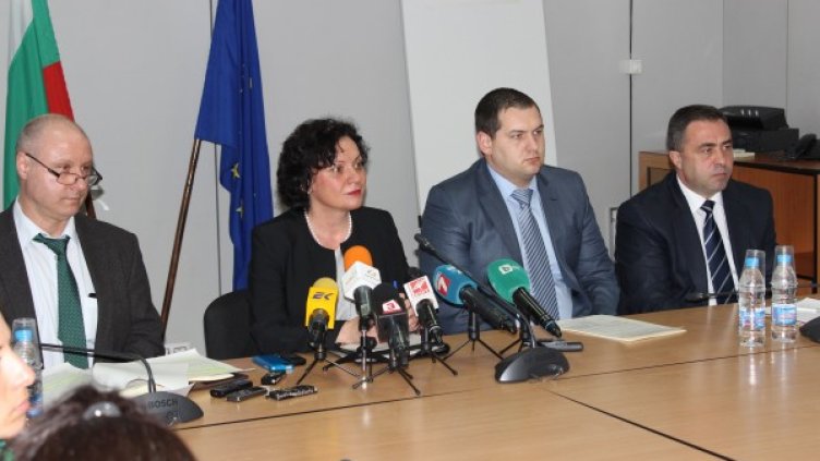 Министър Ивелина Василева се отчита за 100-те си дни управление. Снимка: МОСВ