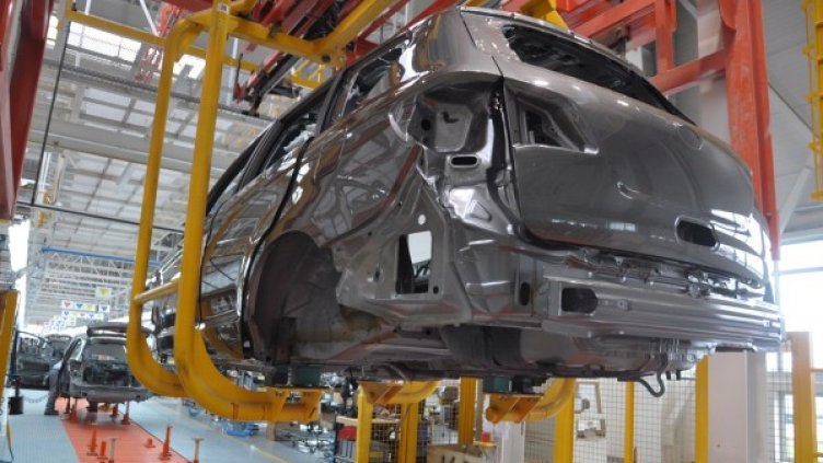 Поточната линия на завода в Ловеч. Снимка: Литекс Моторс