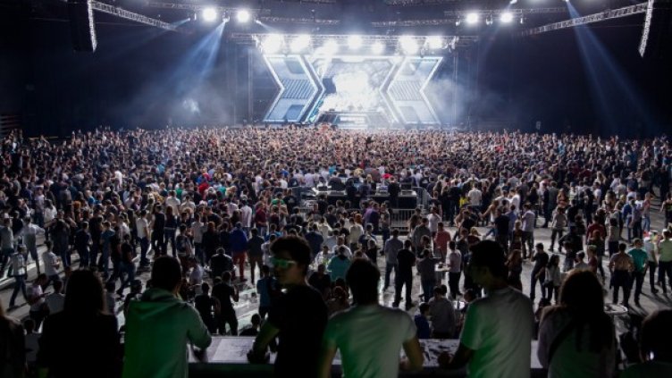 Парти водката на България Flirt забавлява гостите на &ldquo;Top 100 DJs world tour&rdquo;