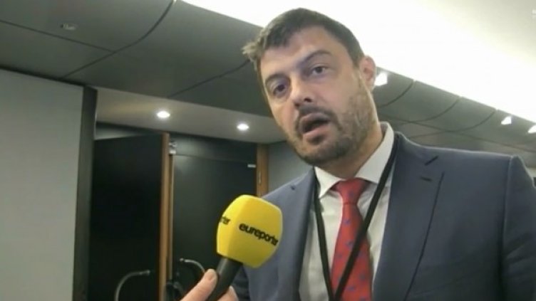 Английският на Николай Бареков стана хит в интернет