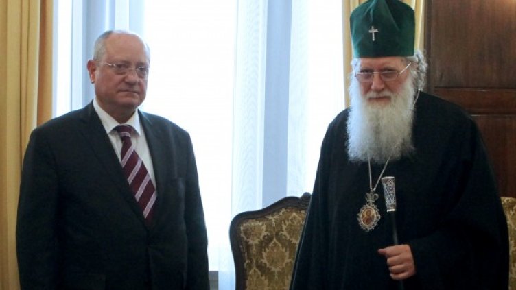 Министър Тодор Танев и патриарх Неофит. Снимка: БТА
