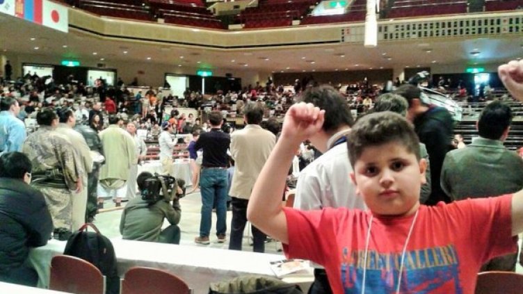 Бъдещ шампион! Той е на 9, но е по стъпките на Котоошу