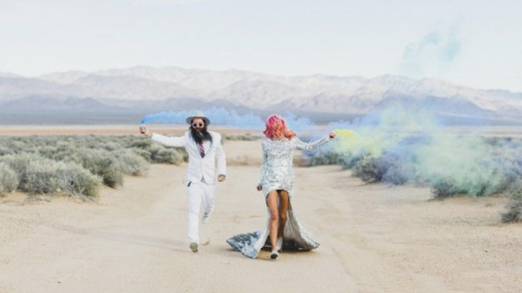 Една различна, луда сватба