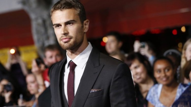 Тео Джеймс Снимка: Архив Reuters