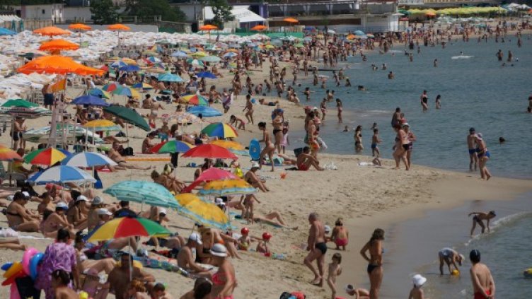 Кой ще почива това лято на родното море? Снимка: Булфото