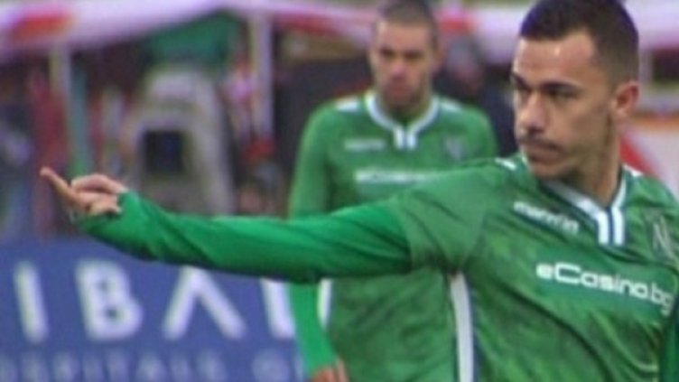 Ешпиньо се прочу и със средния пръст към скамейката на ЦСКА