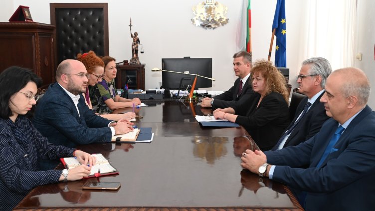 Актове за вписване в Имотния регистър вече ще са по електронен път