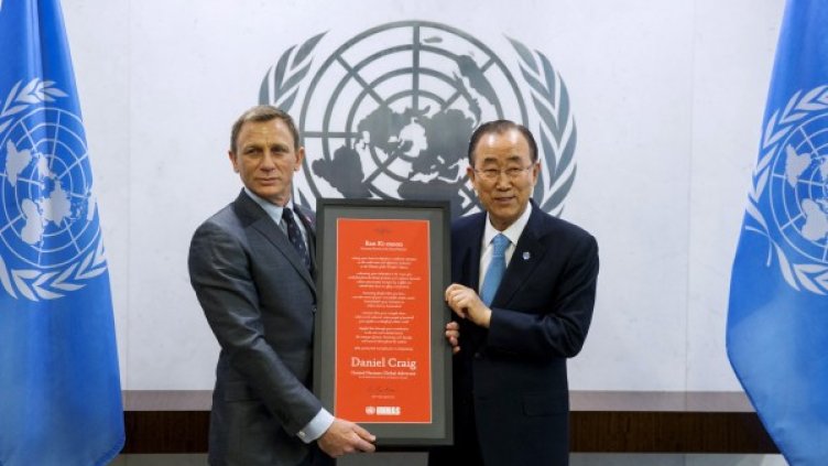 Даниел Крейг и Бан Ки Мун. Снимка: Reuters