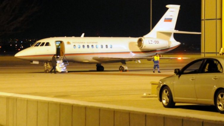 Наскоро, с премиера на борда, самолетът също имаше проблем с колесника. Снимка: архив, БулФото