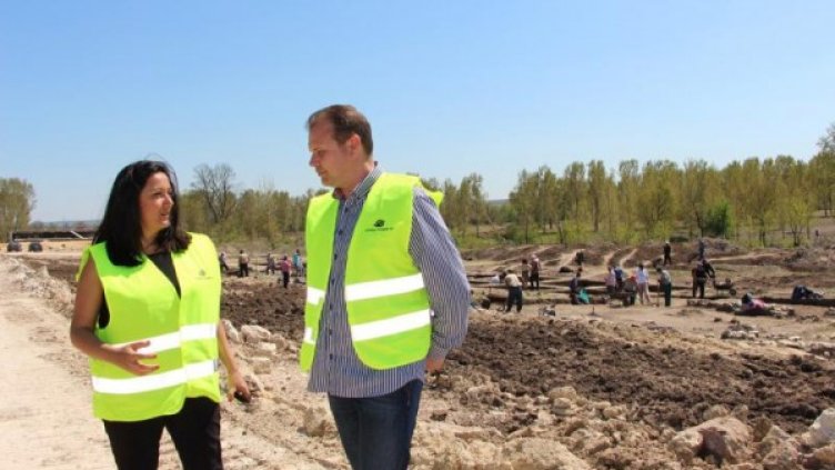 Павлова и Лазаров провериха строителството на "Марица". Снимка: МРРБ