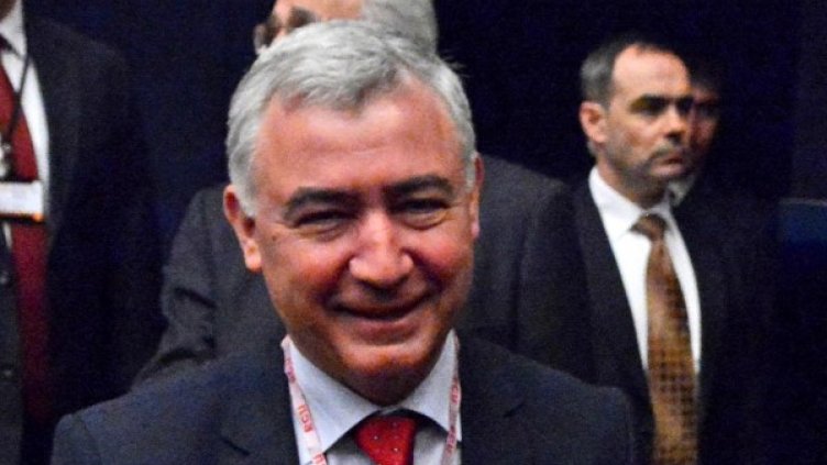 Мъж нападна централата на БСП в София, счупи стъкла 