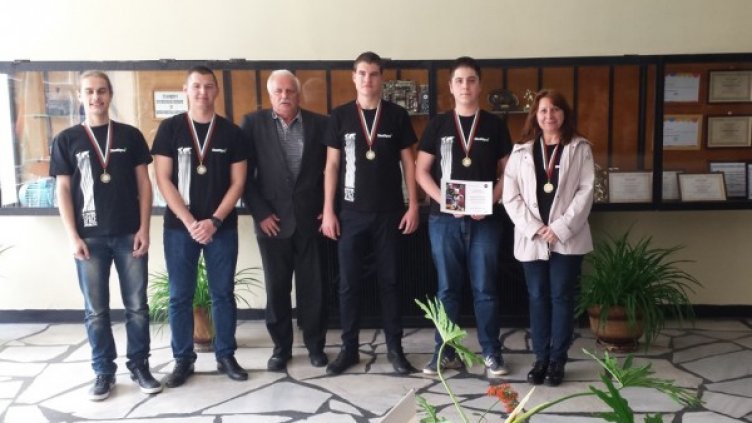 Снимка: Професионална гимназия по електротехника и автоматика