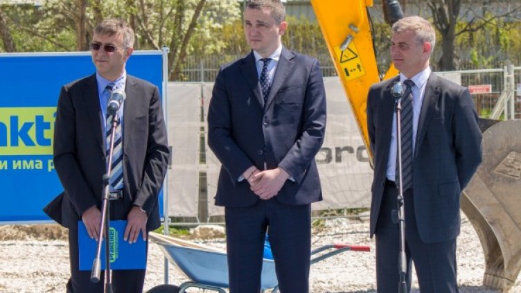 Снимка: Практикер