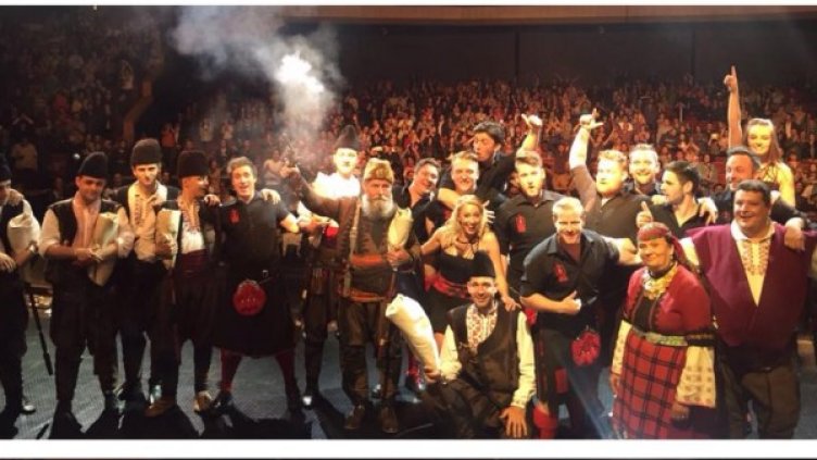 Red Hot Chilli Pipers си направиха и снимка с публиката. Снимка: Facebook