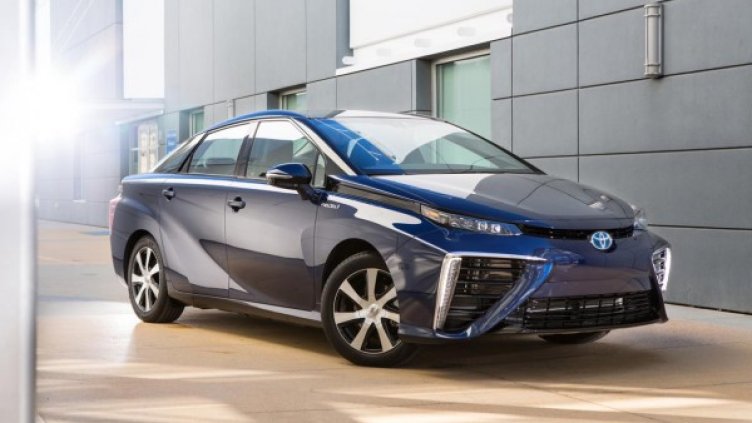 Серийният водороден автомобил на Toyota - Mirai. Снимка: Toyota