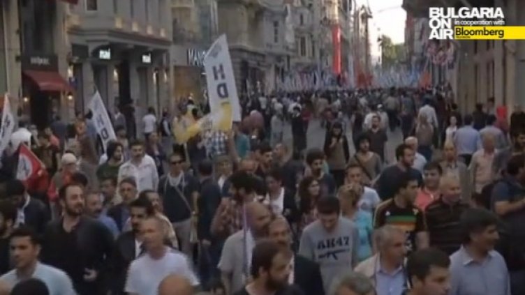 Хиляди кюрди протестираха в Анкара и Истанбул 