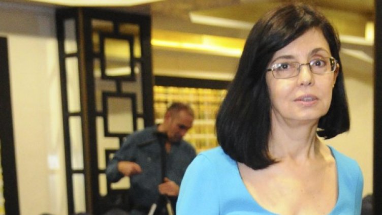 Кунева към Местан за Паси: Мерси!