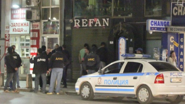 Операцията на ДАНС на "Лъвов мост" Снимка: Булфото