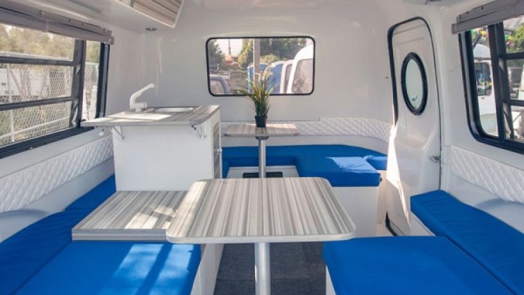 Даже и на край света, с чуден дом на колела