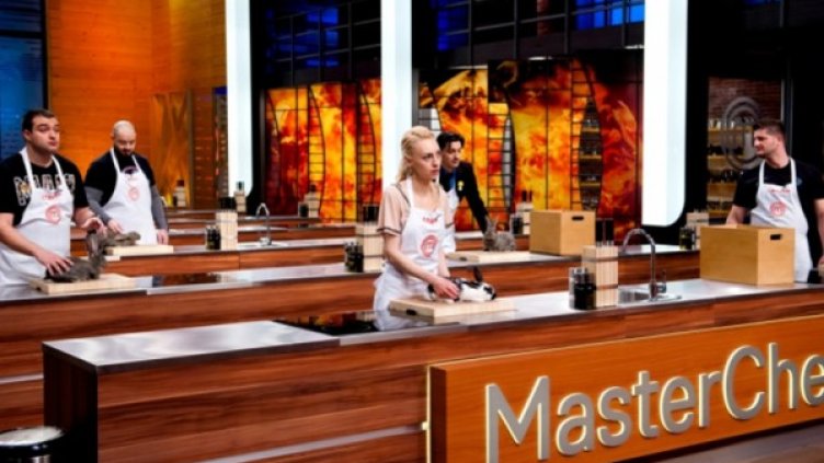 Финалистите бяха стресирани с живи зайчета под кутиите на MasterChef. Снимка: bTV
