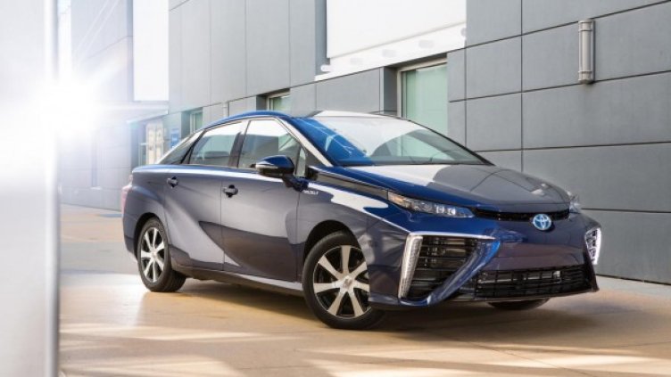 Серийният водороден автомобил на Toyota - Mirai. Снимка: Toyota