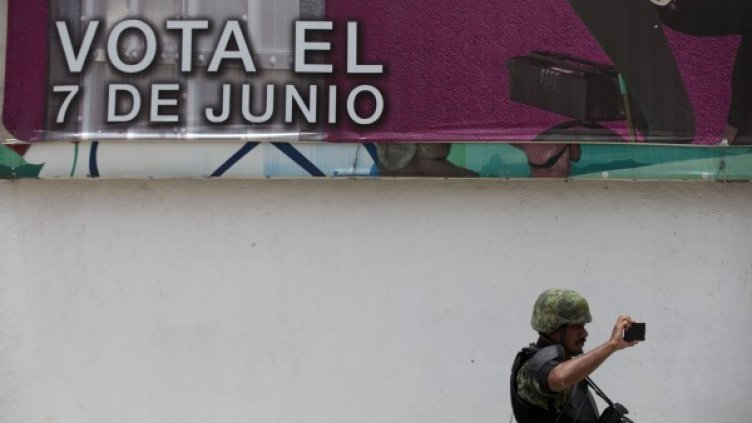 Мексико провежда парламентарни и местни избори