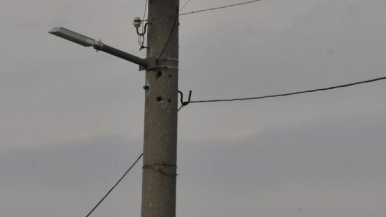 ЧЕЗ: Намалено е производството на ток от ВЕИ