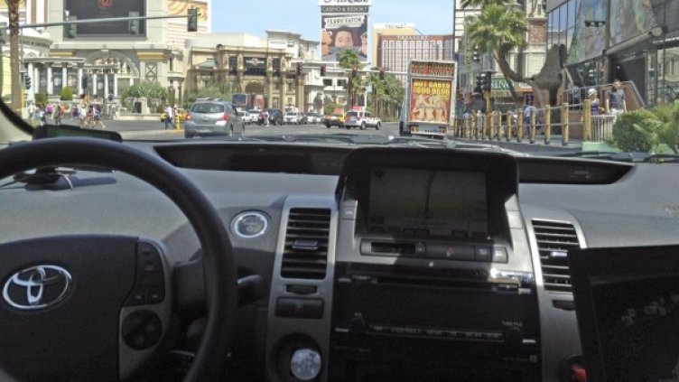 Прототип на безпилотен автомобил на Google по време на изпитания. Снимка: Ройтерс