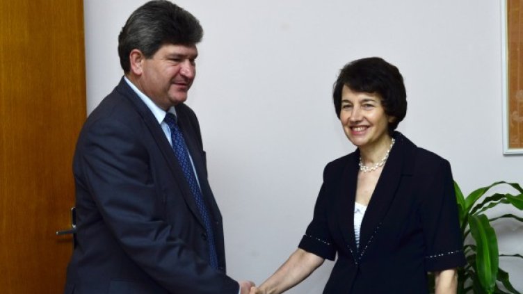 Посланик Владимир Воронкович се срещна с кмета на Добрич Детелина Николова. Снимка: БТА