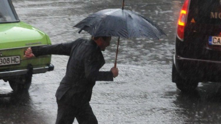Жълт код за валежи е обявен за 5 области