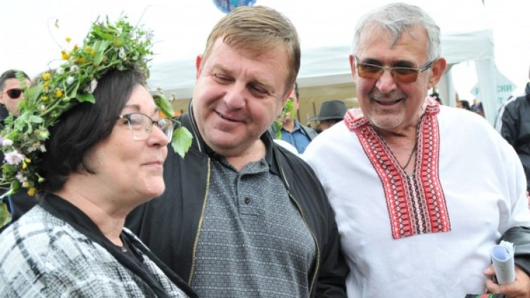 Каракачанов посети празник край троянското село Балканец. Снимка: БТА
