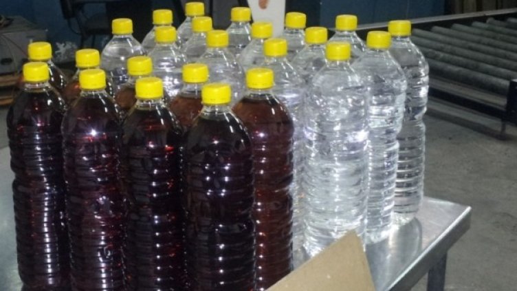 Част от задържания алкохол. Снимка Агенция "Митници"