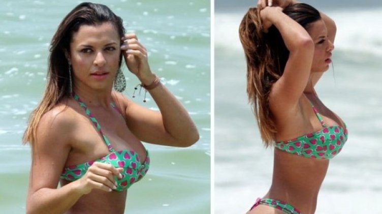 Бразилският модел Карол Абранчев е опитала от ласките на футболиста